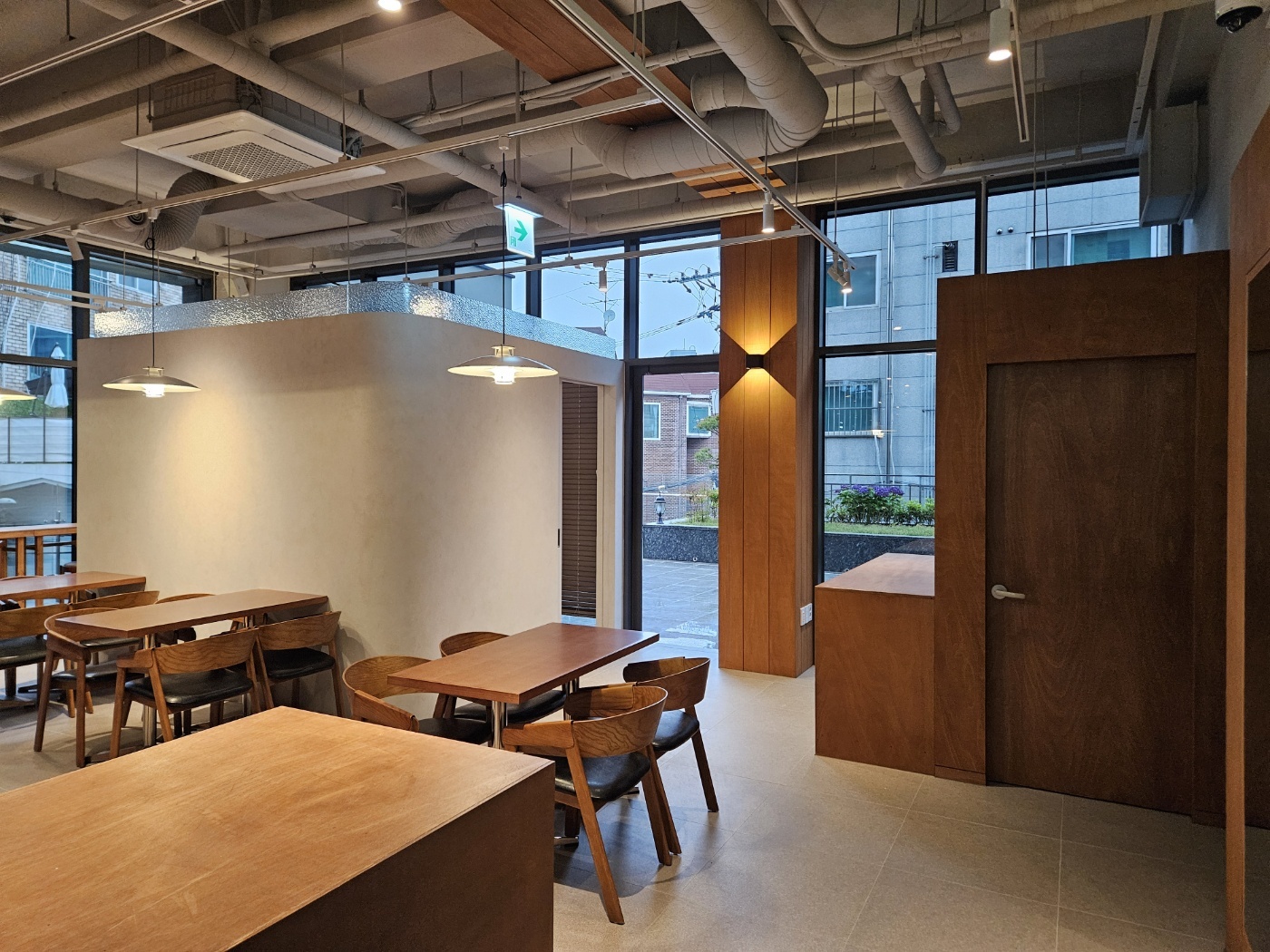 LAP CARPENTERS 시공사례 - 합정 카페 2